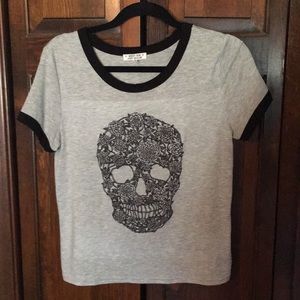 Fabulous t-sHIRT! Size medium perfect condition!